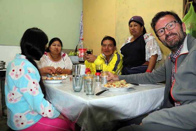 dernier dîner en famille à Otavalo (Blanca, Eva, Galo et son épouse) - l'autre ailleurs, une autre idée du voyage