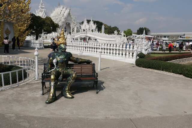 Le temple blanc et ses excentricités à Chiang Rai - l'autre ailleurs en Thaïlande, une autre idée du voyage