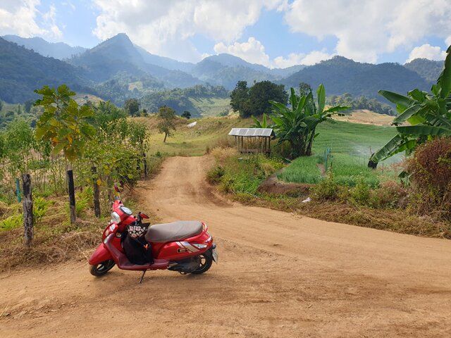 seul dans la nature près de Pai - l'autre ailleurs en Thaïlande