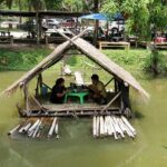 déjeuner sur lac de Huay Tueng Thao près de Chiang Mai.