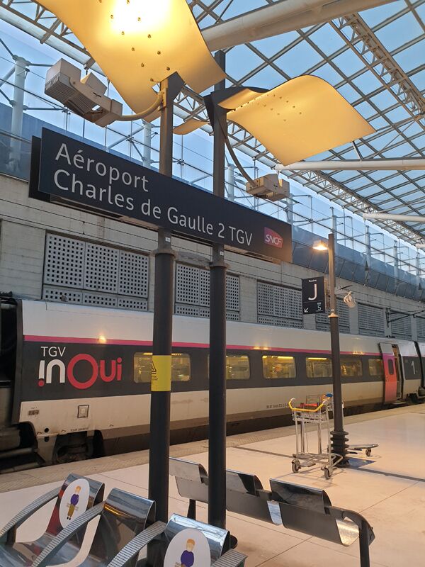 la gare tgv de aeroport de paris charles de gaulle