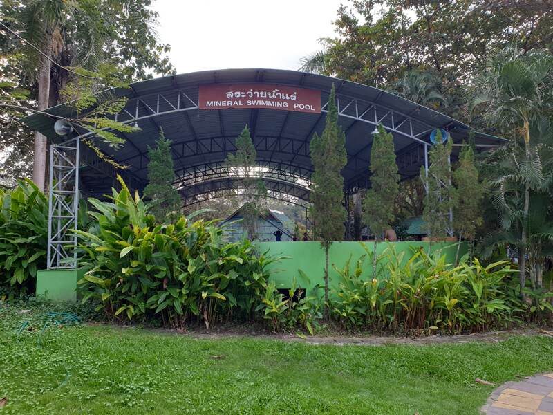 piscine sources chaudes de san kamphaeng