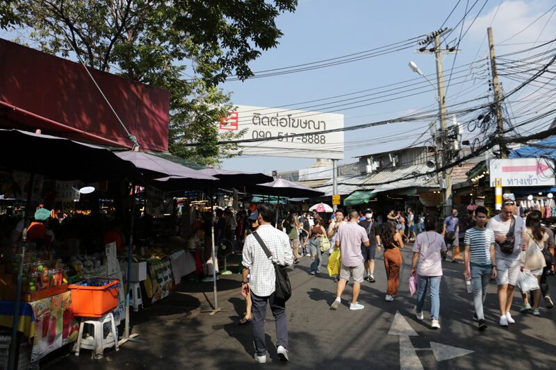 deambulation dans l immense marche de chatuchak a bangkok