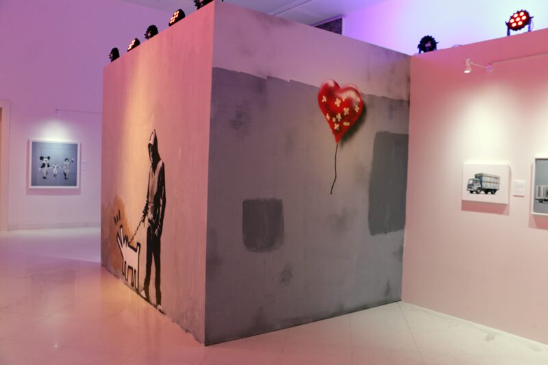 visite de l exposition banksy au moca museum of contemporary art de bangkok 16