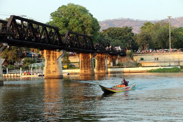 Le pont de la rivière Kwaï à Kanchanaburi.