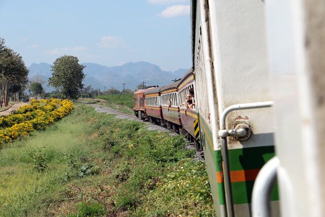 train kanachanaburi nam tok 8155