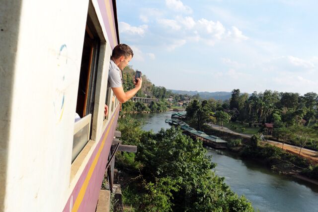 train nam kanachanaburi tok 8214