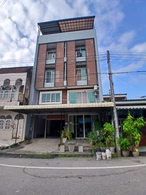 la facade de l hotel T M Home hatyai