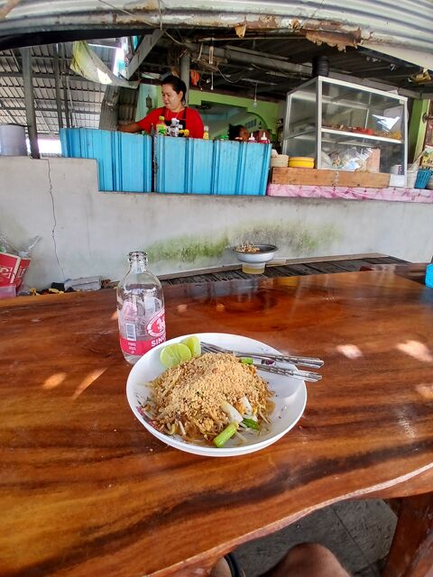 delicieux pad thai vers khao dang viewpoint hua hin 133904