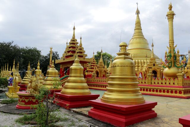 Shwedagon Replica Pagoda khlong hae 9775