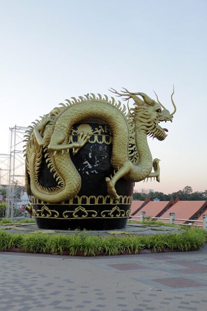 le long Mae Klong river Ratchaburi 9826