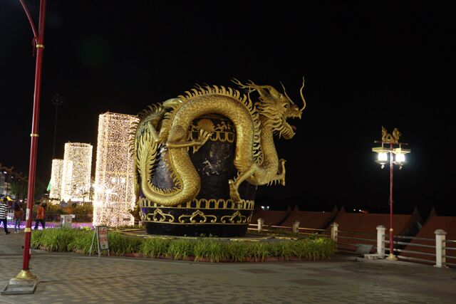 le long Mae Klong river Ratchaburi 9933