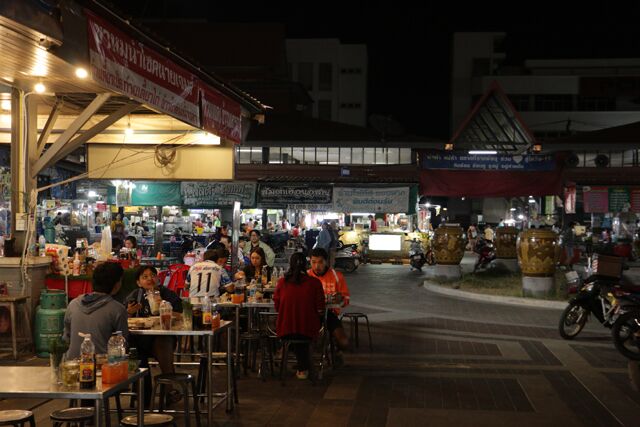 marche de nuit Ratchaburi 9935