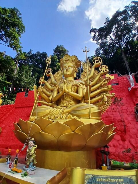 Wat Phu Khao Phra Maha Phothisat Krabi 140933