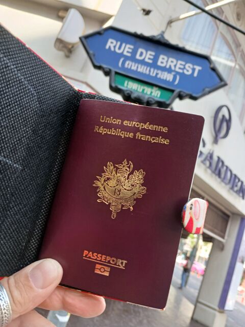 Un passeport à Bangkok.