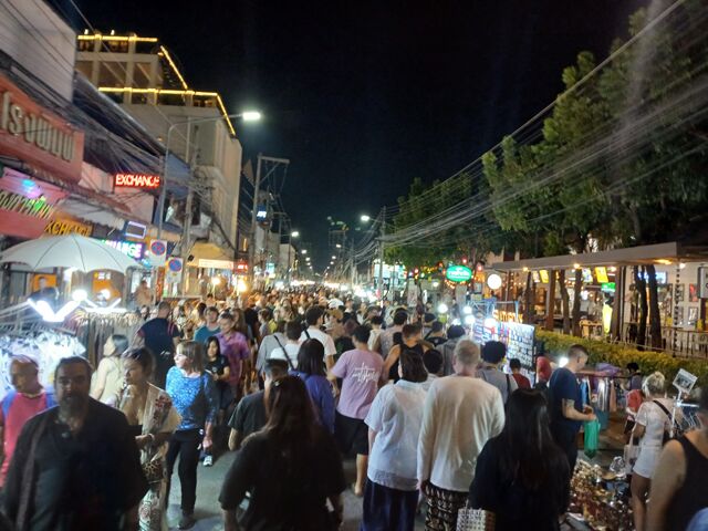 sunday night market chiang mai 191323