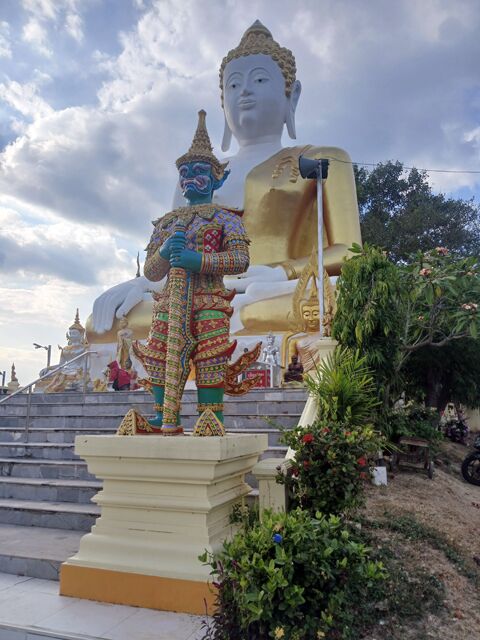 Wat Phra That Doi Kham Chiang Mai 160729