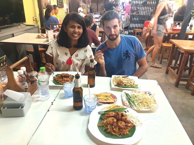 Dîner avec Kanita et Nicolas à Phuket - l'autre ailleurs s'écoute aussi en podcast, une autre idée du voyage